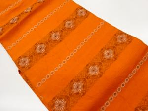 横段に菱・菊模様織出し名古屋帯